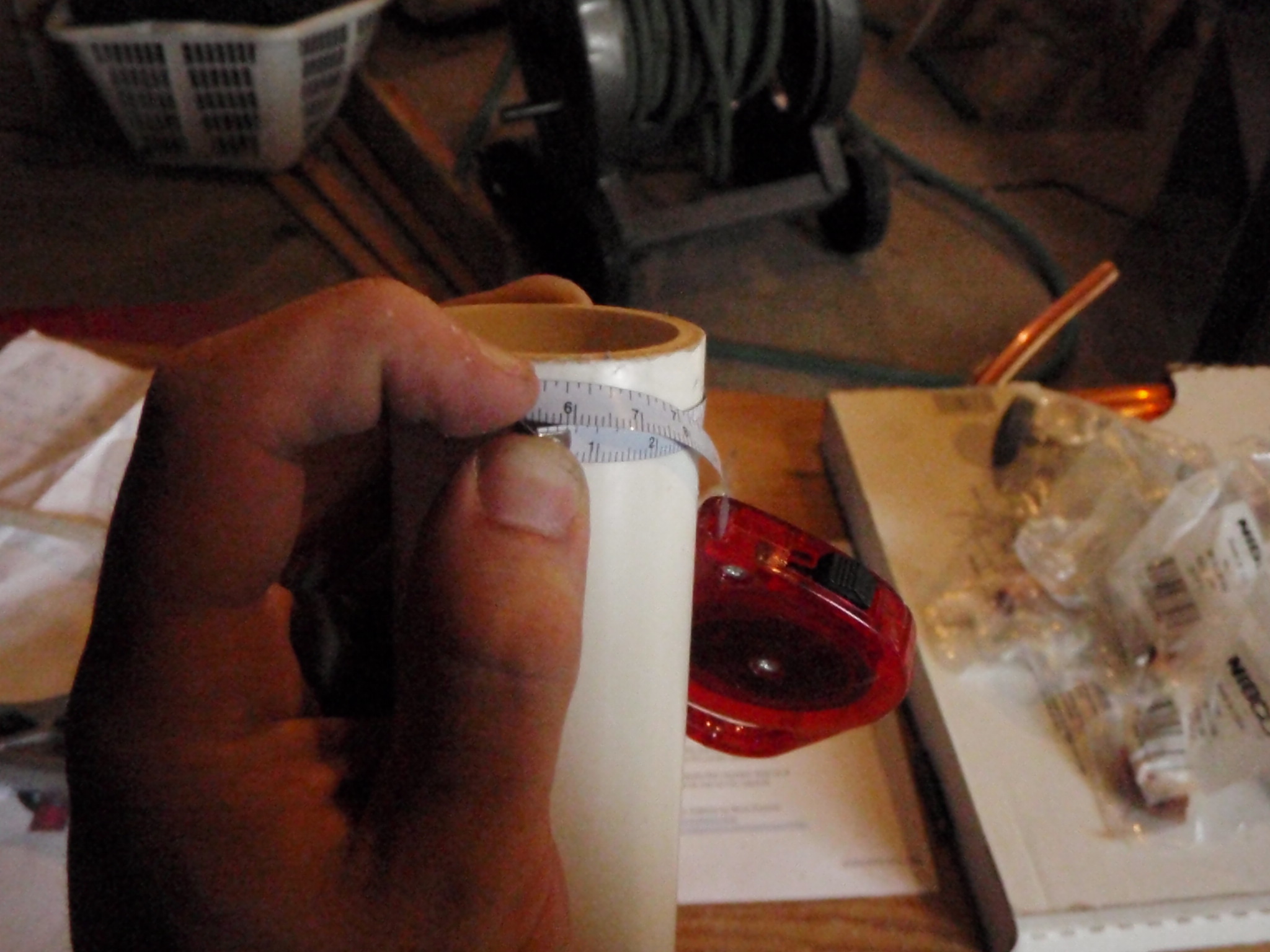 OLYMPUS DIGITAL CAMERA Measuring the circumference of the PVC