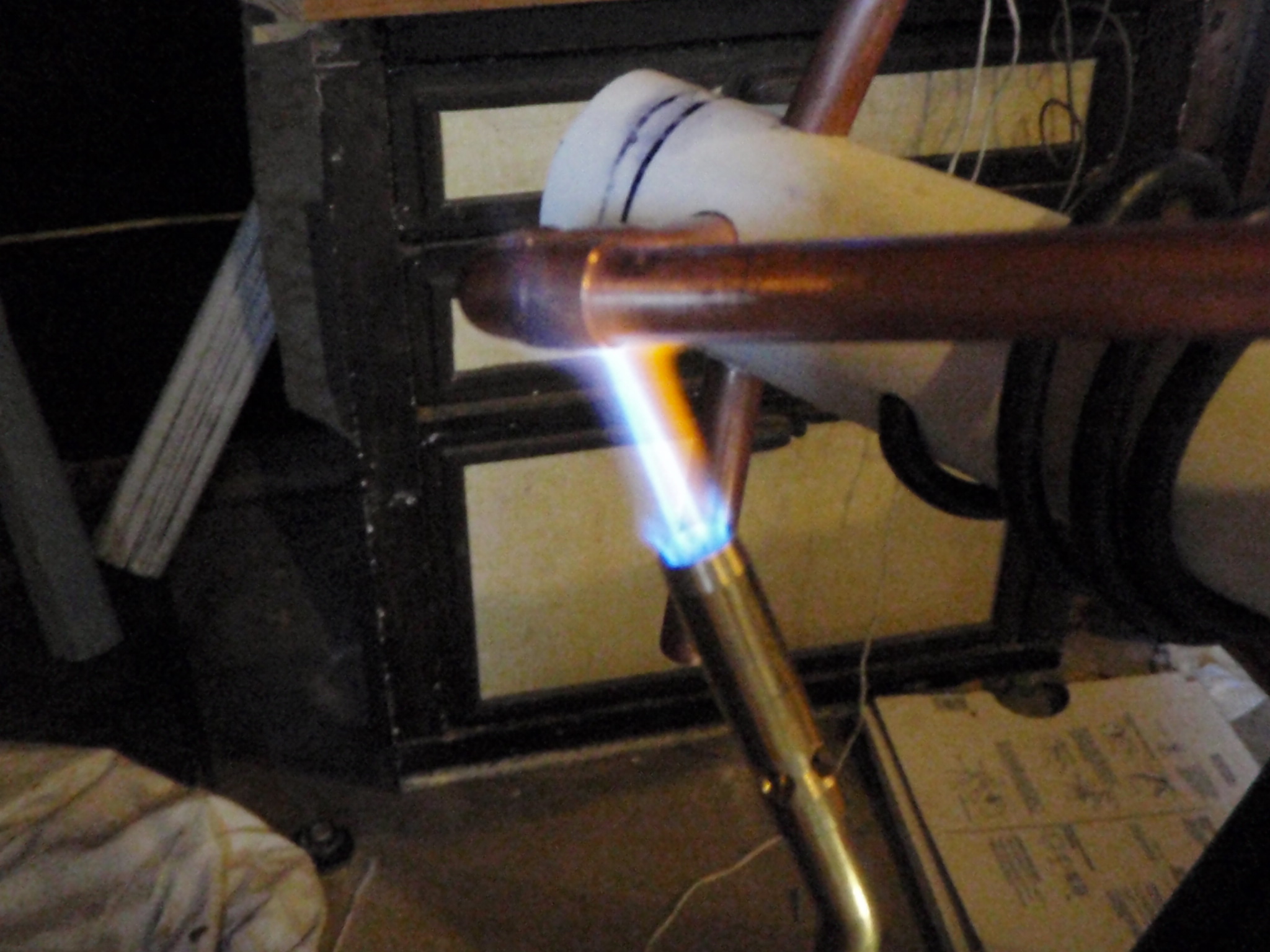 OLYMPUS DIGITAL CAMERA Blow torching the copper fiitings